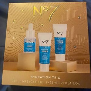 No7 Hydration Trio Skincare Gift Set - Travel Set🎁